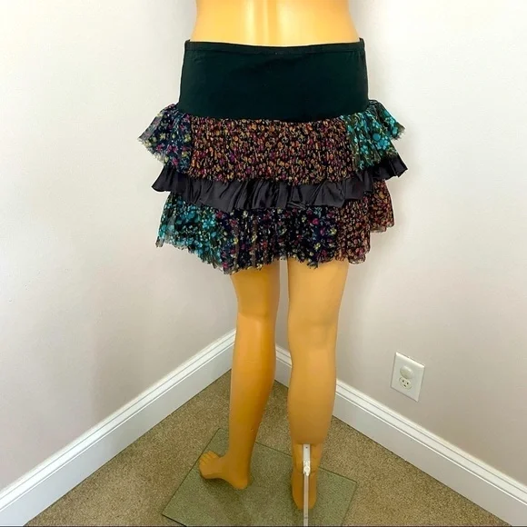 Free People Skirt Mini Ruffled Flower Fabric 90’s look Small Petite - Picture 4 of 10